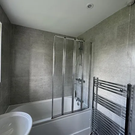 3-Bedroom Cozy Reading House Esterno foto