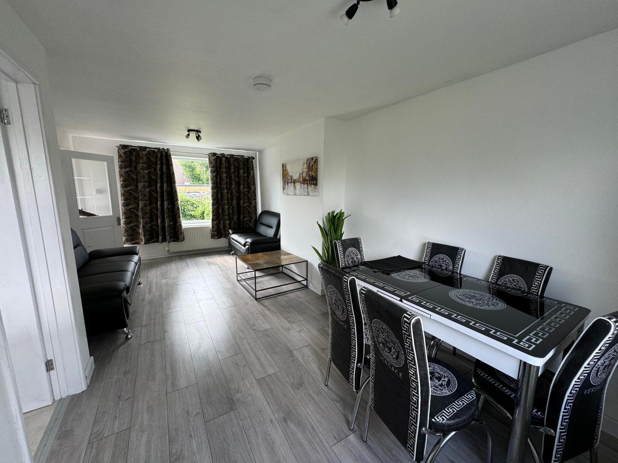 Holiday home 3-bedroom Cozy House
