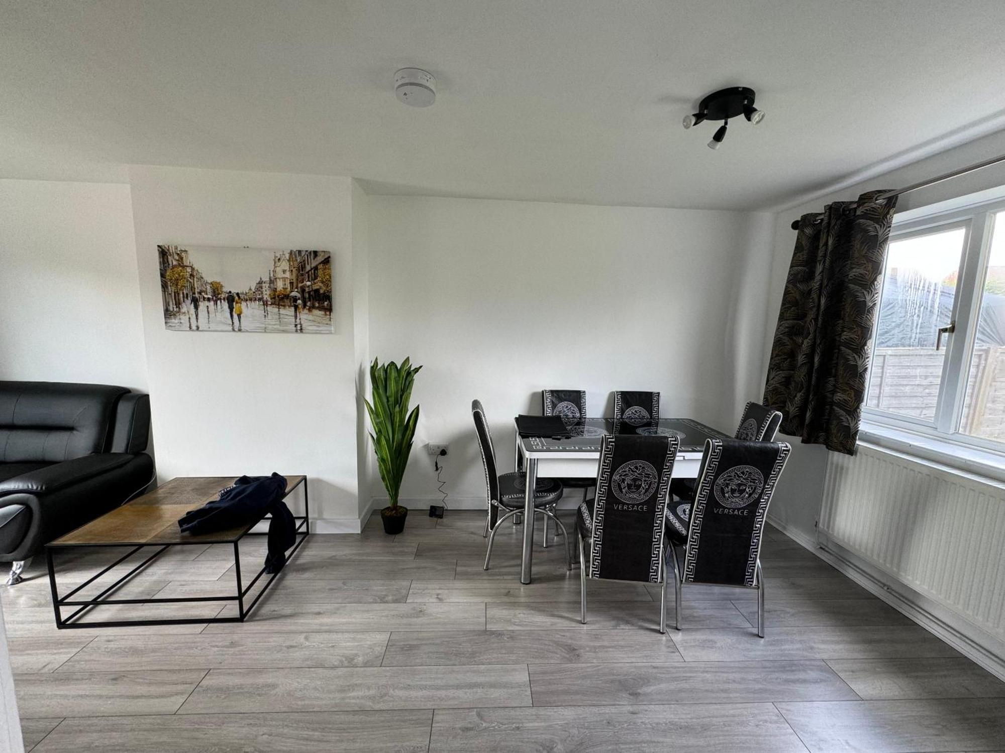 3-bedroom Cozy House * Reading