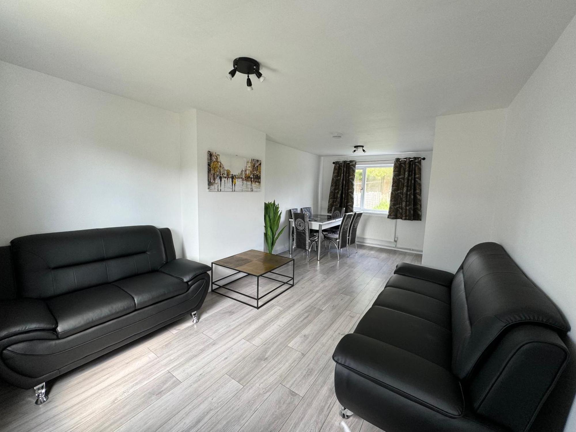 3-bedroom Cozy House Holiday home *